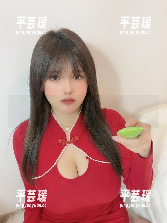 微密圈 - 猜猜看！可馨juicy和她的大白兔图集里，无圣光的小细节让人心动。