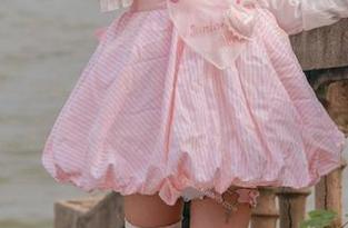 啧，这就是咬人小小兔的兔兔班车？图片带点心思，原图让我直皱眉头。