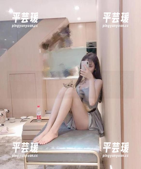 如果啾小妍Deer是我的学姐，原图偶尔分享，可以给我发小纸条吗？求互动！