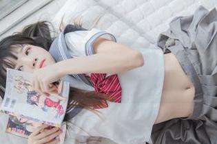 请求喵糖映画再送点蓝柑味的雪糕，下载完这套图我想开个蓝柑派对。