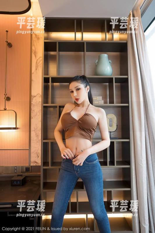 嗲囡囡 - 伍月yuer's棉袜写真：这样的袜子，真心想要所有颜色！