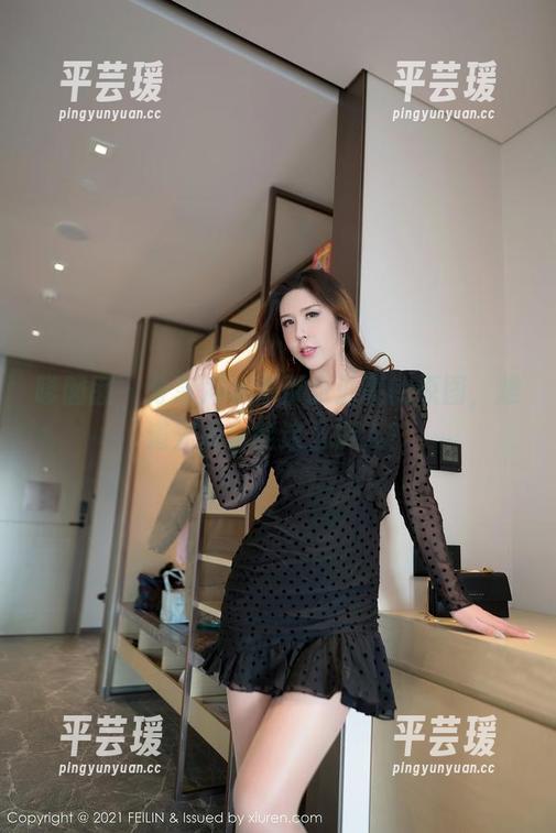 嗲囡囡 - 分享冯木木那张油亮的原图，难道光滑也能这么撩人？