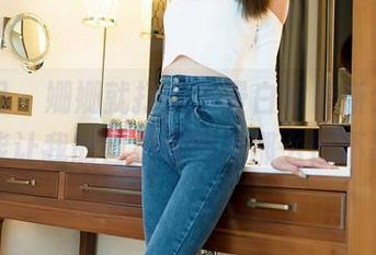 嗲囡囡 – 姗姗就打奥特曼白裙最新分享，居然能让我的自拍变得不那么惨不忍睹？