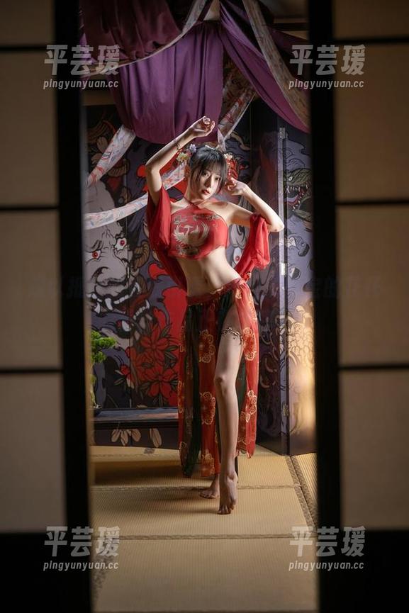 难以抵挡的在线引诱，坏露露香宝的花花蕾丝作品正在发酵。