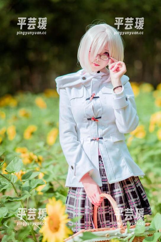 浴缸里的塔塔_Lo1iTa，高清写真分享，让你不自觉低头！