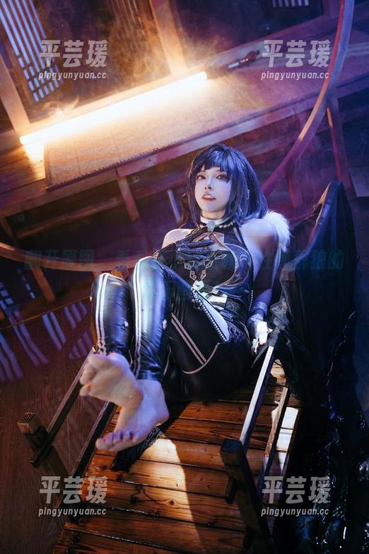 翻开原图，看看夏小秋秋秋与性感群狼的欢乐画面！