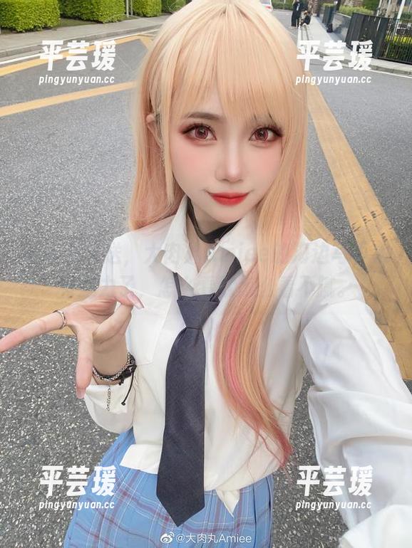 福利大放送，大肉丸Amiee的海边写真太有魅力了，怎么看就怎么看不腻。