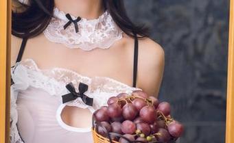 头条女神 – 宅在办公室的美图，杜花花的职场姿态合集