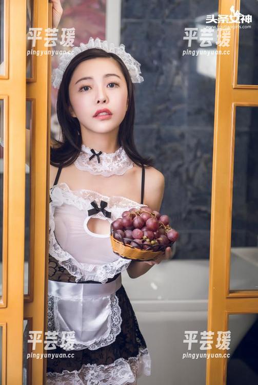 头条女神 - 宅在办公室的美图，杜花花的职场姿态合集