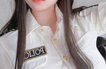 女主K的魔女日常：cos界的深夜食堂，资源随便拿