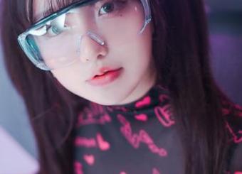 精彩不止于“Loozy”，免费图片送上，孙乐乐(손예은)到底在玩什么花样？