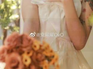 更新！安曜曜的教室2写真集：老实说，我只想蹭课上这个漂亮的身影！