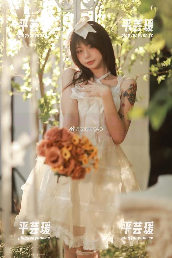 更新！安曜曜的教室2写真集：老实说，我只想蹭课上这个漂亮的身影！