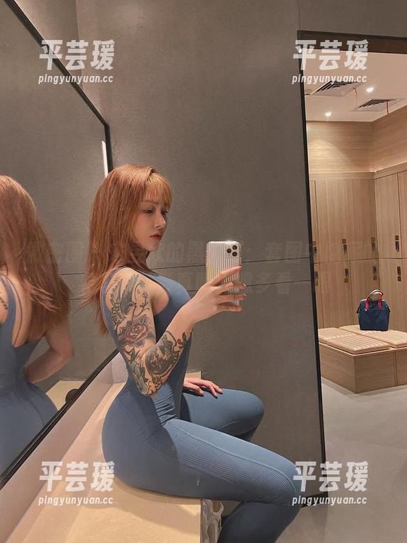 微密圈 - 宋昱欣的黑蝴蝶：套图中隐藏的姿态，背影真叫人想多看一眼