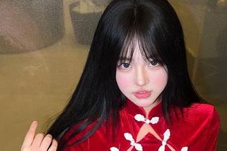 微密圈 – 小u优优子的私拍旗袍，图包还是要点缀点暧昧。