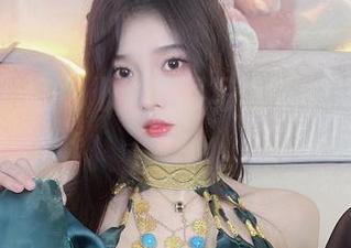 她是小小奶瓶儿，和服写真里的隐秘角落！