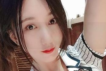 微密圈 – 陌生的体育，熟悉的她：小玉吃果冻的精选足球宝贝