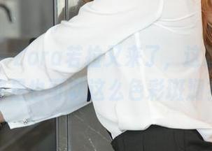 尤果网 – Zora若拉又来了，这次才发现裸足也可以这么色彩斑斓？