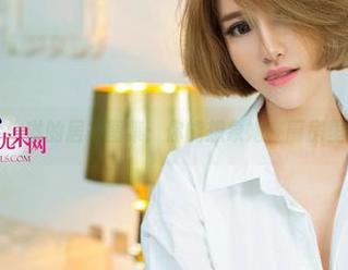 尤果网 – 乔依琳的居家图集：你能想象她在厨房里的样子吗？