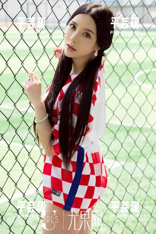 尤果网 - 总觉得佟蔓的秘书写真里藏着一段说不出口的趣味。