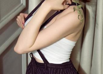 尤果网 – 王尔琳带你飞，上天台的套图让人心中的小剧场开演了