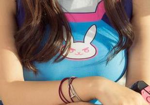 尤果网 – 又见球球的最新泳衣照片，不得不说这身材真让人眼前一亮