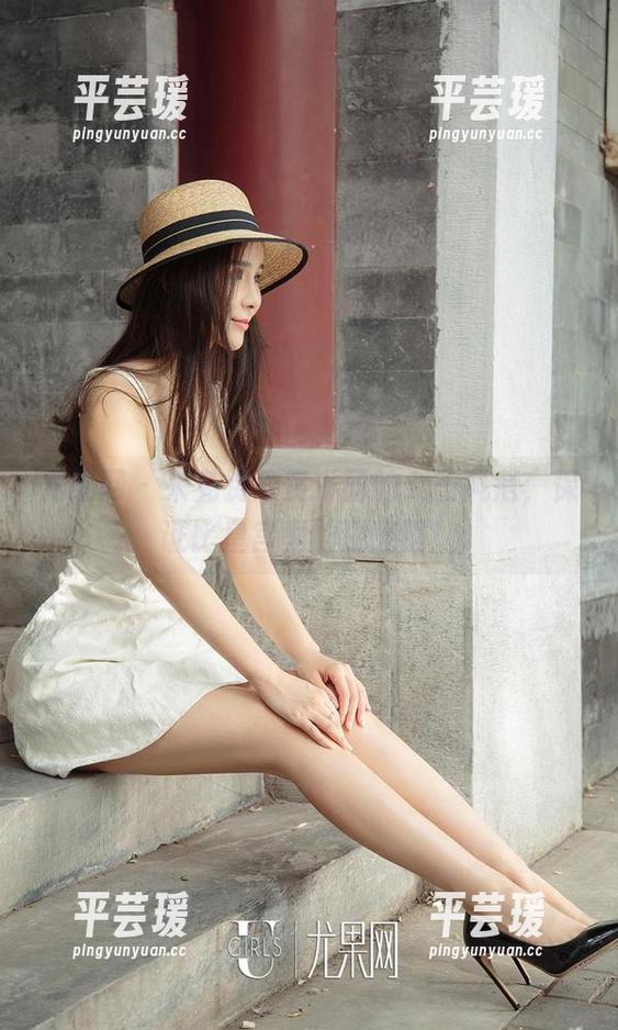 尤果网 - 来免费欣赏琳丽的女王风范，保证比皇宫里的还亮眼！