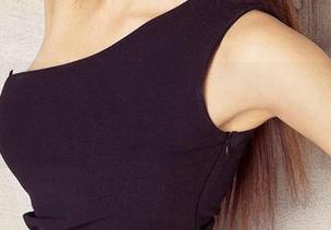 尤果网爱尤物 – 陈幼伊的海边套图：水边晒太阳，结果晒成了哑巴海星！