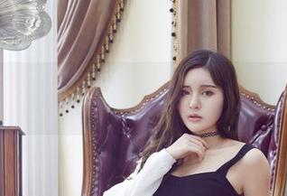 尤物馆 – 免费下载？FoxYini孟狐狸的棉袜就是这样半途而废的温馨，不来试试吗？