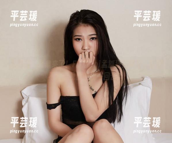 尤物馆 - 合集来了！FoxYini孟狐狸的裸足，你敢不敢给我的视线一回合？