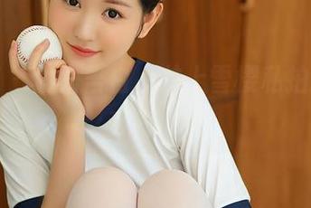 尤蜜荟 – 短裙告白，井上雪樱私拍图包直击内心！