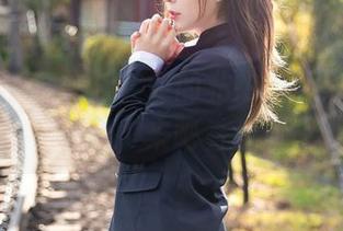 尤蜜荟 – 娜露与套装的私拍，那身影仿佛在说‘来吧看我’