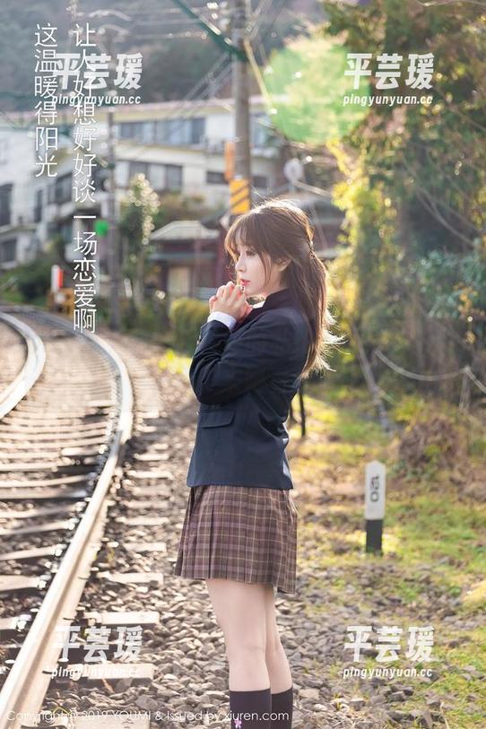 尤蜜荟 - 娜露与套装的私拍，那身影仿佛在说‘来吧看我’