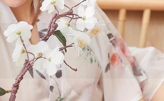 尤蜜荟 – JK写真更新，安然好像在演奏什么神秘乐章