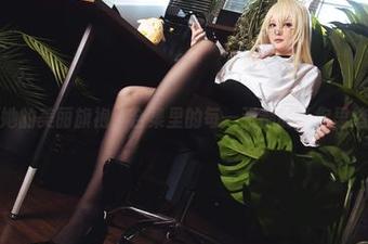 屿鱼与她的美丽旗袍，合集里的每一张都能让你思绪万千。