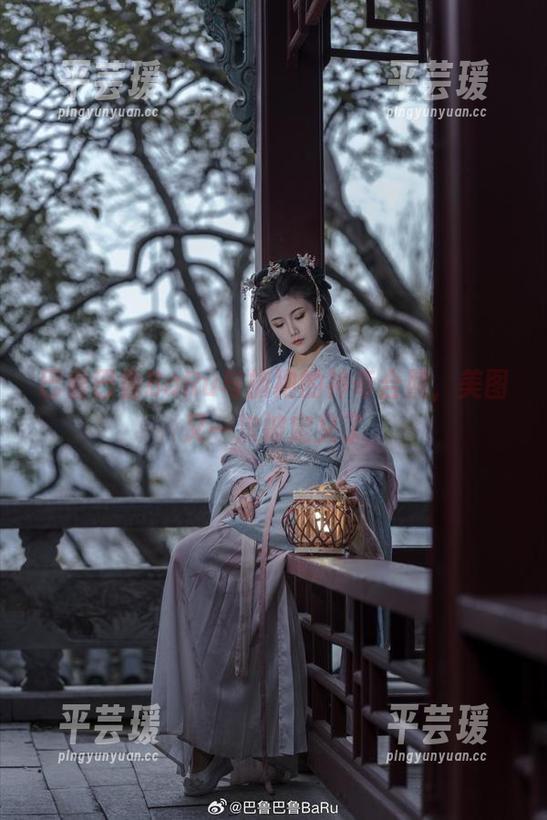 巴鲁巴鲁BaRu与旗袍的神奇合照，美图又一次被定义了