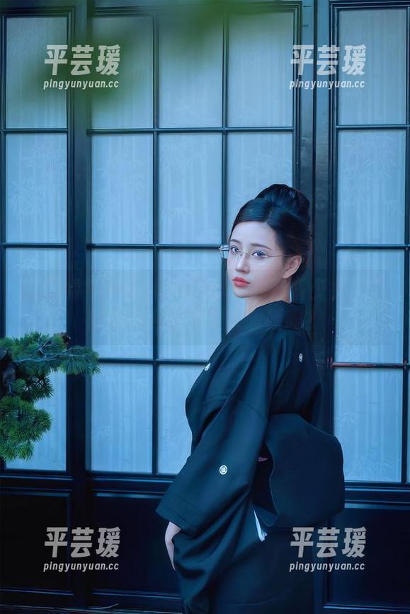 试试看年年NnianCoser的喵系少女：你能抵挡得住那双大眼睛吗？