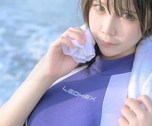 说实话，这个免费图包里抱走莫子的每一张都是室外性感的一绝。