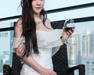 推女神 – 白丝与赵伊彤的绝配，图包里的每一帧都是小心脏狂跳！