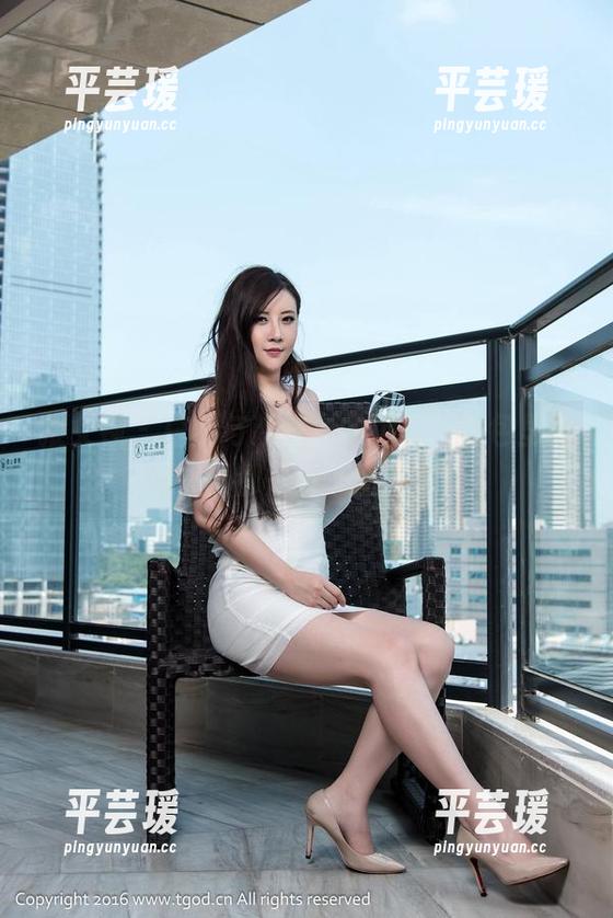 推女神 - 白丝与赵伊彤的绝配，图包里的每一帧都是小心脏狂跳！