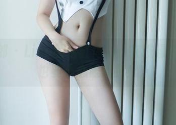 推女郎 – Lina的浴缸体验：在洗澡的时候也要小心被欣赏！