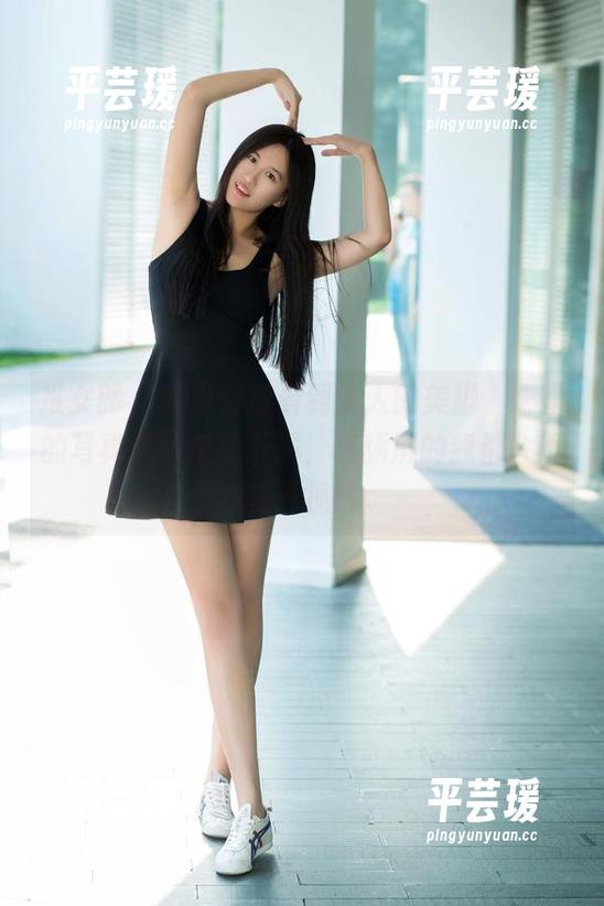 推女郎 - 如果你想看到诱人的美脚，娜露的写真集一定要下载，连舔屏的我都舍不得移开视线。