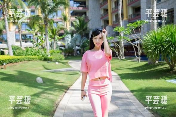 推女郎 - 这个原图真的可以，无圣光照得每个角落都透出王馨瑶的小迷人