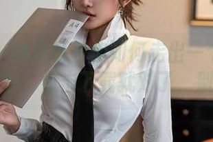 星颜社 – 潘娇娇教你如何走出一个华丽的裸足图包，点击下载就对了，别拖了！