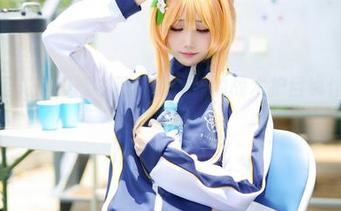 谁说无圣光就不能夺目？晓美妈的战术护目镜作品里有玄机