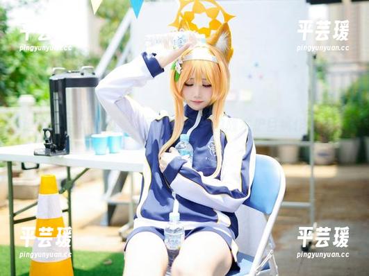 谁说无圣光就不能夺目？晓美妈的战术护目镜作品里有玄机