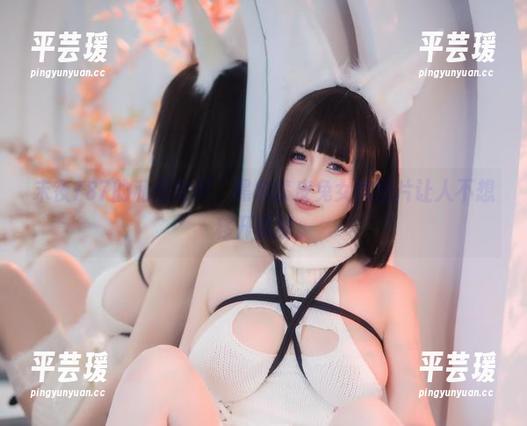 末夜787的私房时间，黑色漆皮兔女郎图片让人不想移开眼睛。