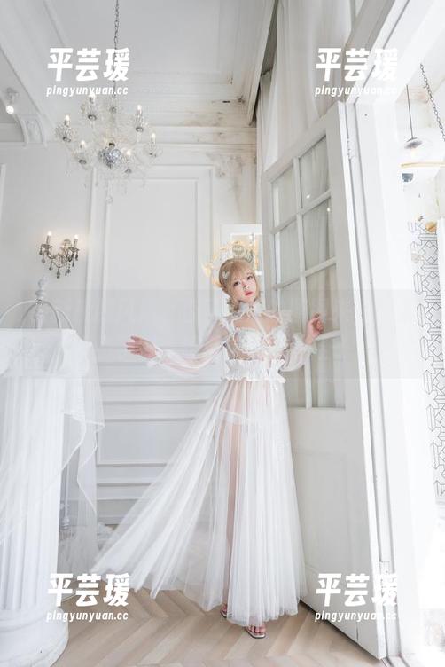 最新校服风潮，杏子夫人的图图来了！太好看了吧，想低头看我的鞋子。