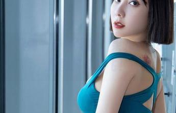 微密圈 – 只需一条超短裤，果儿Victoria的免费图包带你飞！