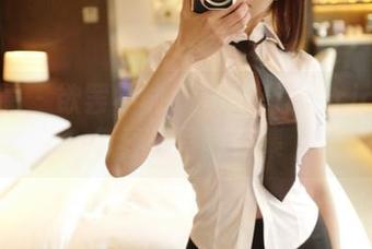 微密圈 – 欲罢不能！果儿Victoria的暮色春光写真合集